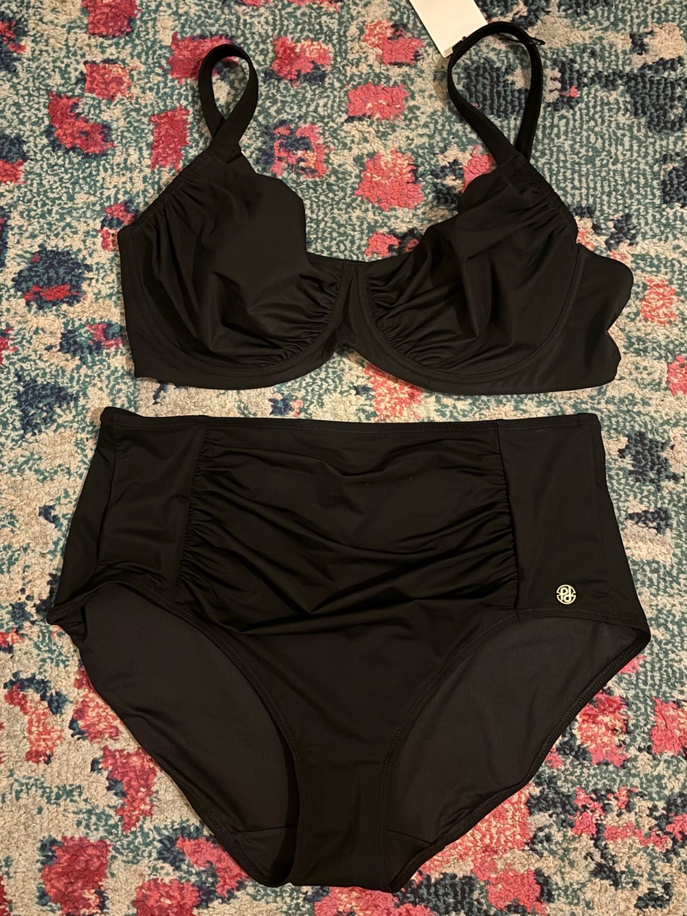 Shapewear Ruched Tummy Control
Bikini Set - Picture 5 of 10
